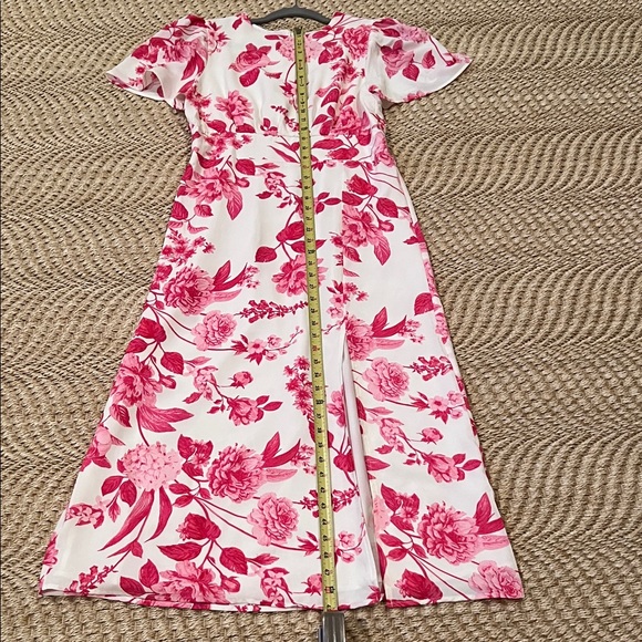 Sugarlips Dresses & Skirts - Sugarlips Pink Floral ladies dress